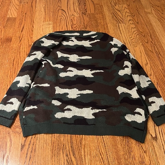 Aqua Woman’s Camo Cardigan Size XS - Picture 4 of 4
